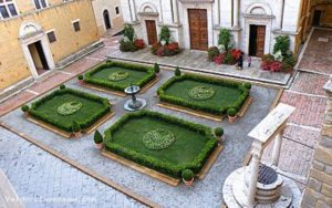 May Garden Events in Pienza